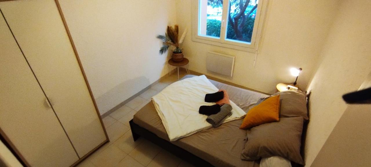 Appartement Spacieux Avec Parking Gratuit แซ็ต ภายนอก รูปภาพ