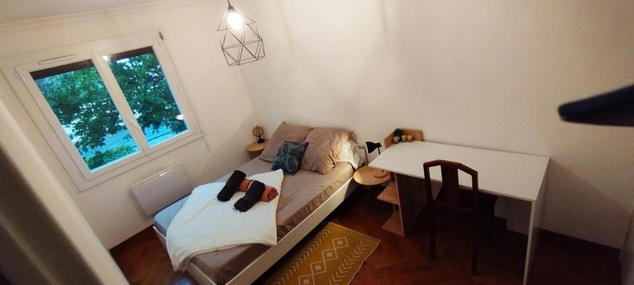 Appartement Spacieux Avec Parking Gratuit แซ็ต ภายนอก รูปภาพ